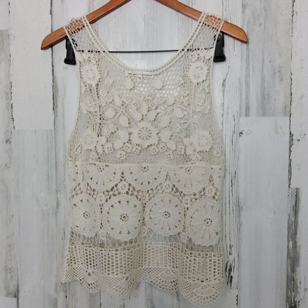 Solitaire‎ cream lace tank